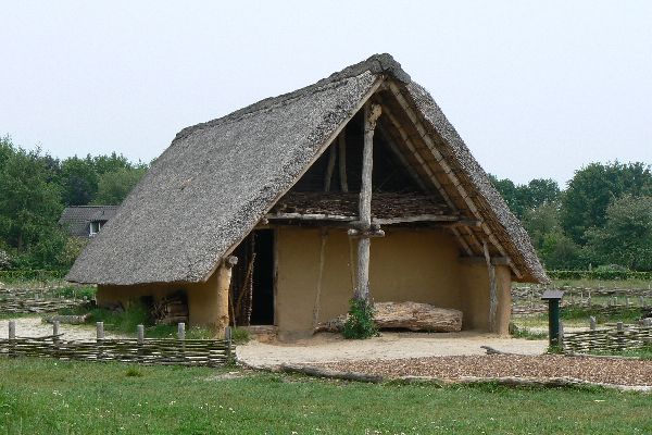 Reconstructie Neolithische boerderij, Hunebedcenter - Borger, Drenthe