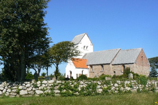 Typisch Deens kerkje nabij de Aggersborg - Aggersund