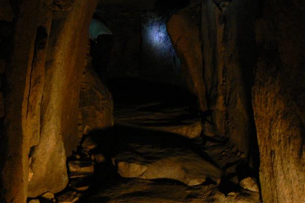 De duistere ingang van dolmen II