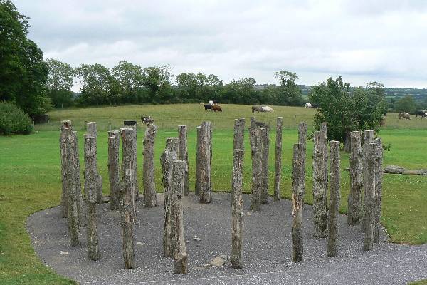 Gereconstrueerde houten cirkel (Knowth)