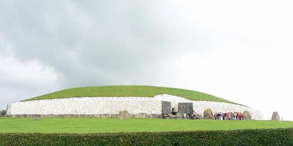 Newgrange tombe